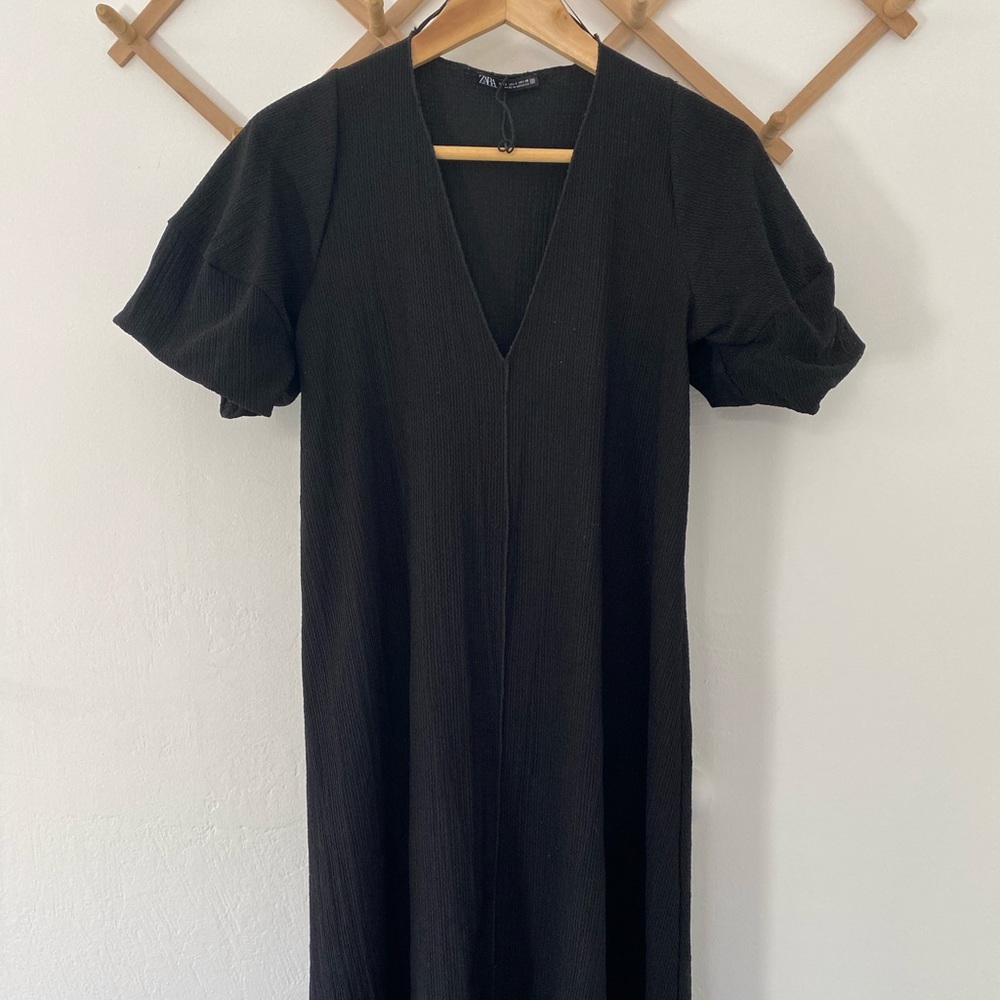 Dress - Picture 2 of 8